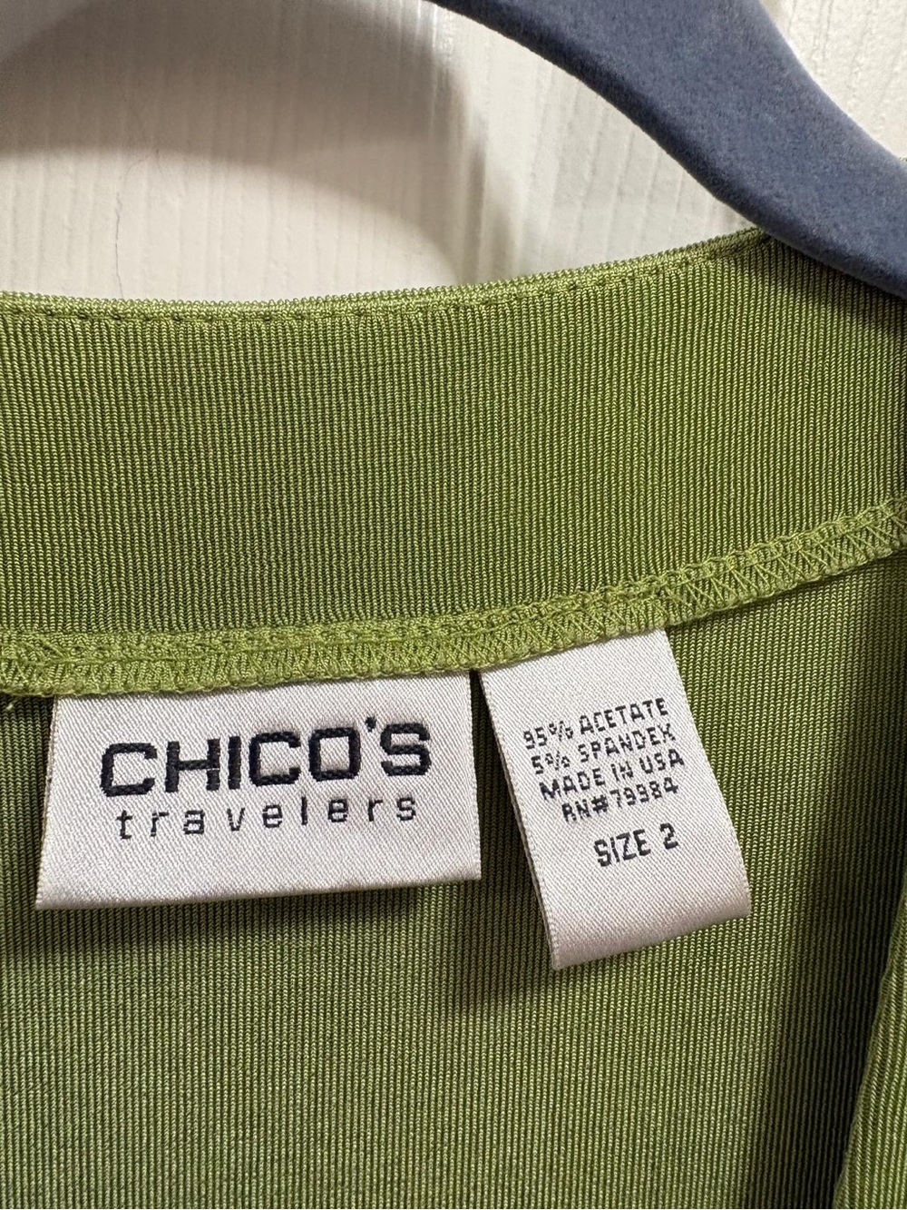 Chico's Green Long Sleeve V-Neck Cardigan size 2 Traveler - Picture 3 of 4